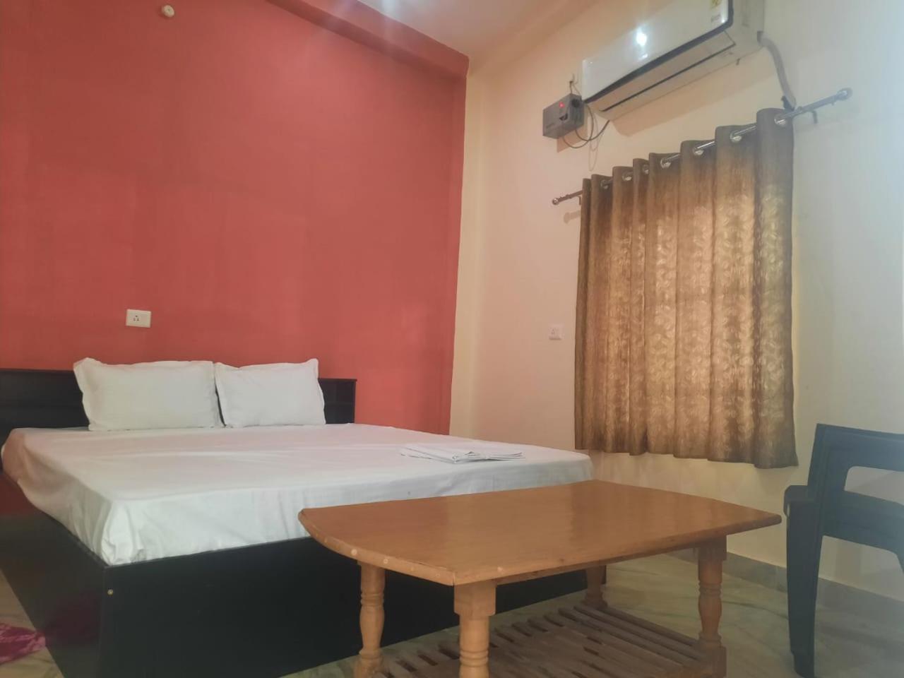 Sky Inn Paying Guest House พาราณสี ภายนอก รูปภาพ