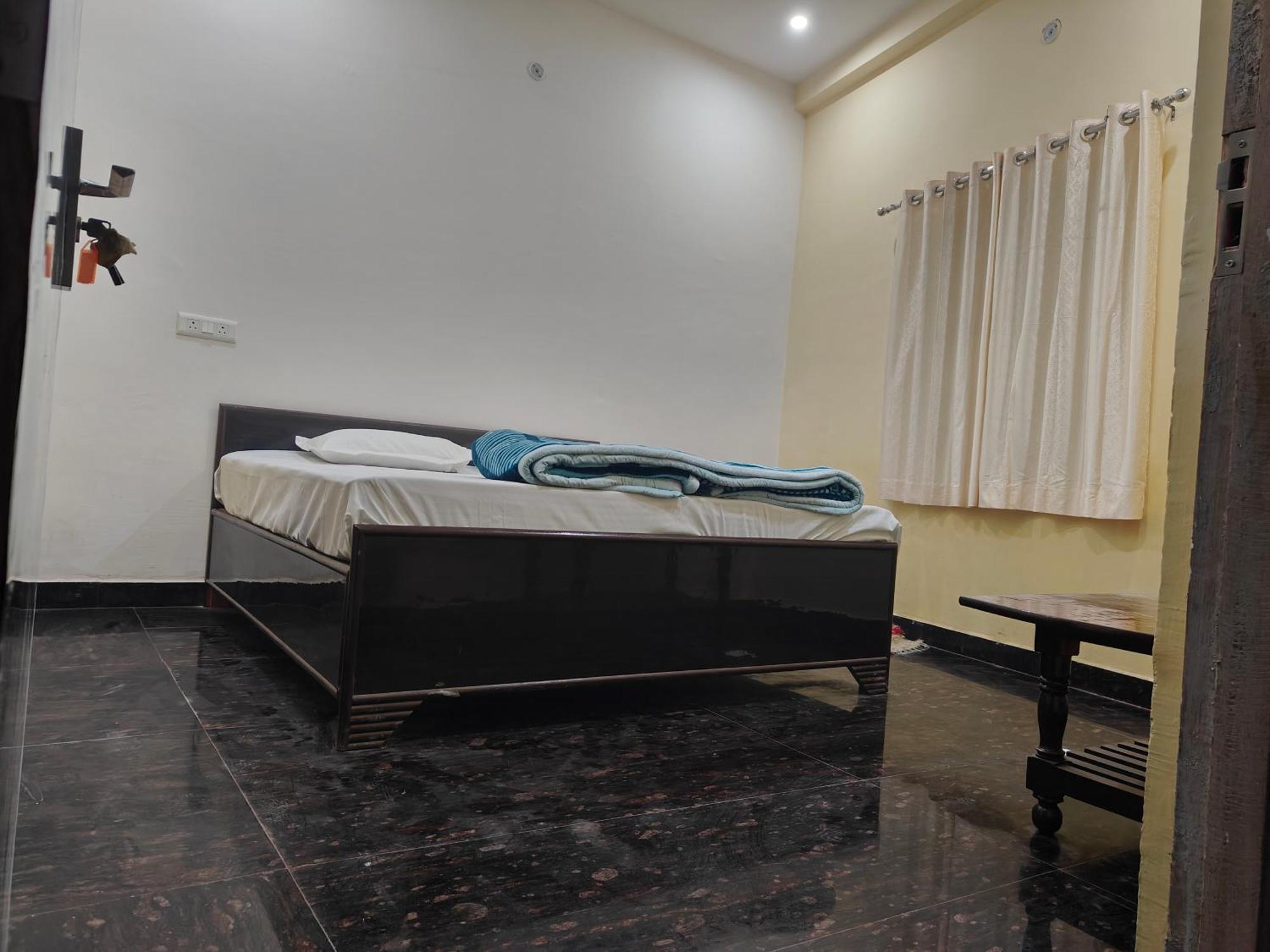 Sky Inn Paying Guest House พาราณสี ภายนอก รูปภาพ